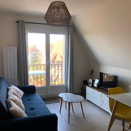 Le Petit Navire - Acces Direct Plage Cabourg Exterior photo